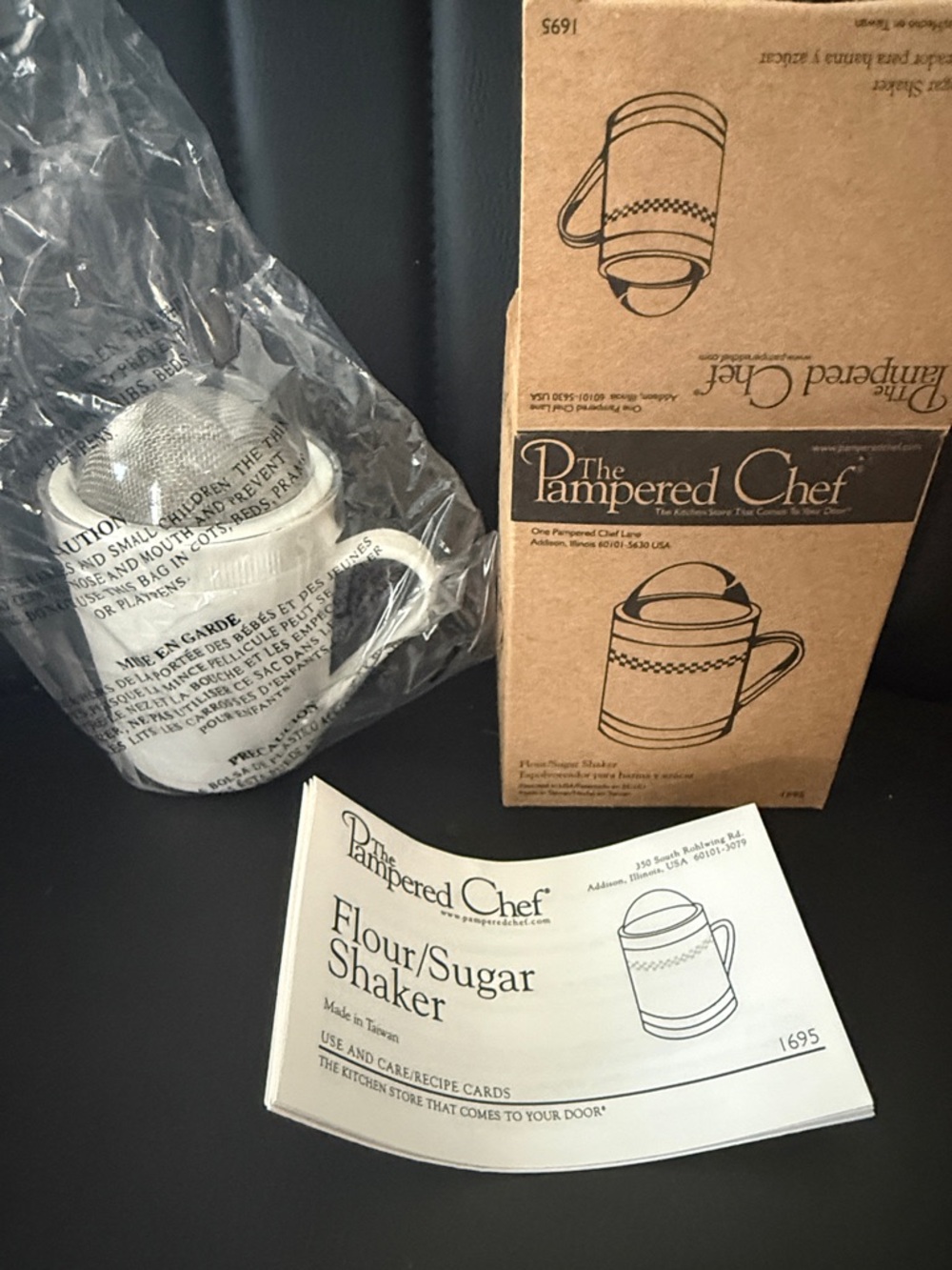Pampered Chef Flour/Sugar Shaker Brand New
